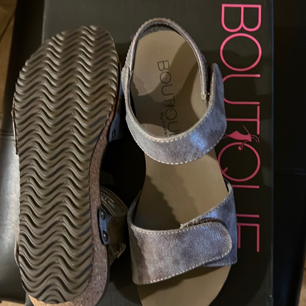 Brand new size 6, got the wrong size. $40. Regular $56.50 + tax